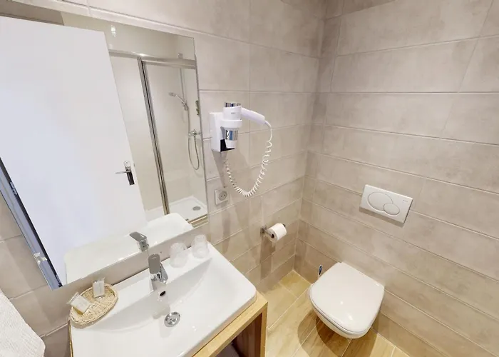 Hotell Logis Saint Simond