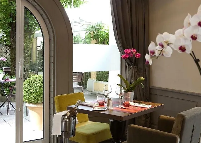 Logis Saint Simond 3*