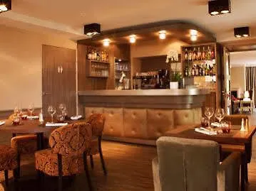 Logis Saint Simond Hotell 3*