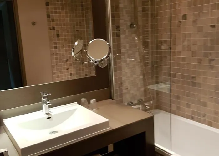 Logis Saint Simond Hotel