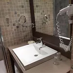 Logis Saint Simond 3*