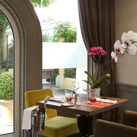 Logis Saint Simond 3*