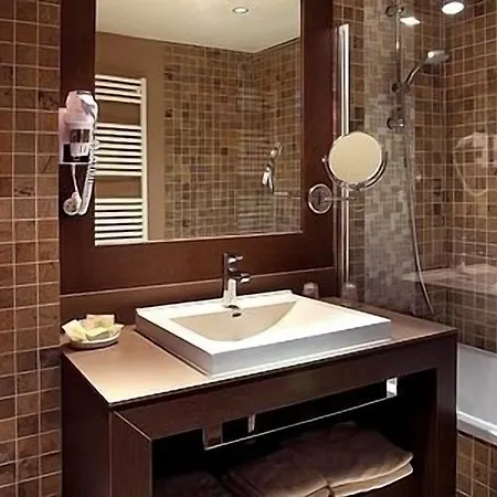 Logis Saint Simond Отель 3*