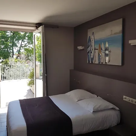 Hotel Logis Saint Simond 3*