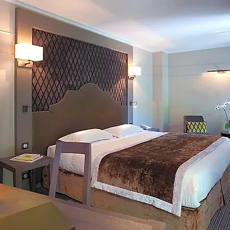 Hotel Logis Saint Simond 3*