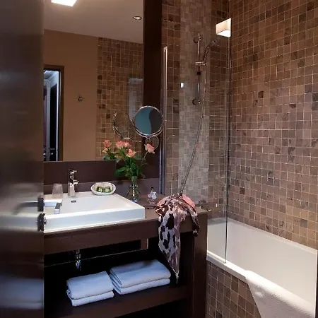 Logis Saint Simond Отель Экс-ле-Бен