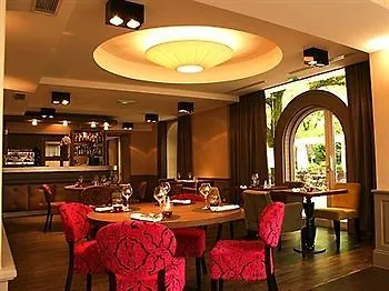 Logis Saint Simond Hotel 3*