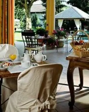 Logis Saint Simond ホテル エクスレバン