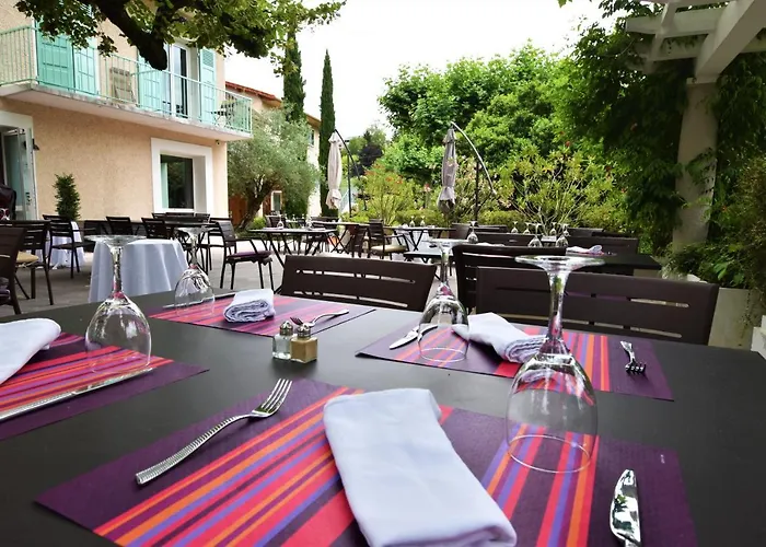 Logis Saint Simond Hotel